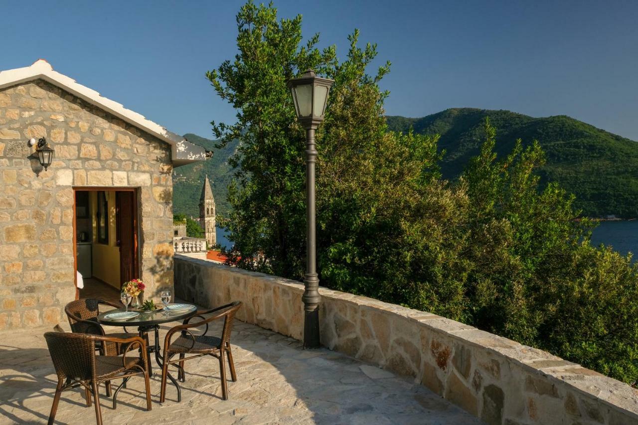 Villa & Apartments Perasto Exterior photo